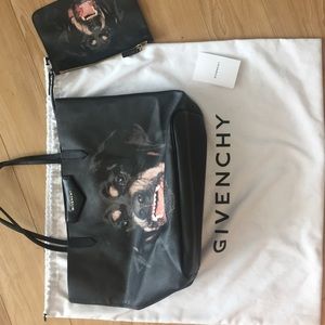 GIVENCHY ROTTWEILER BAG (leather)
